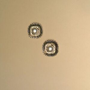 Vintage pearl earrings 